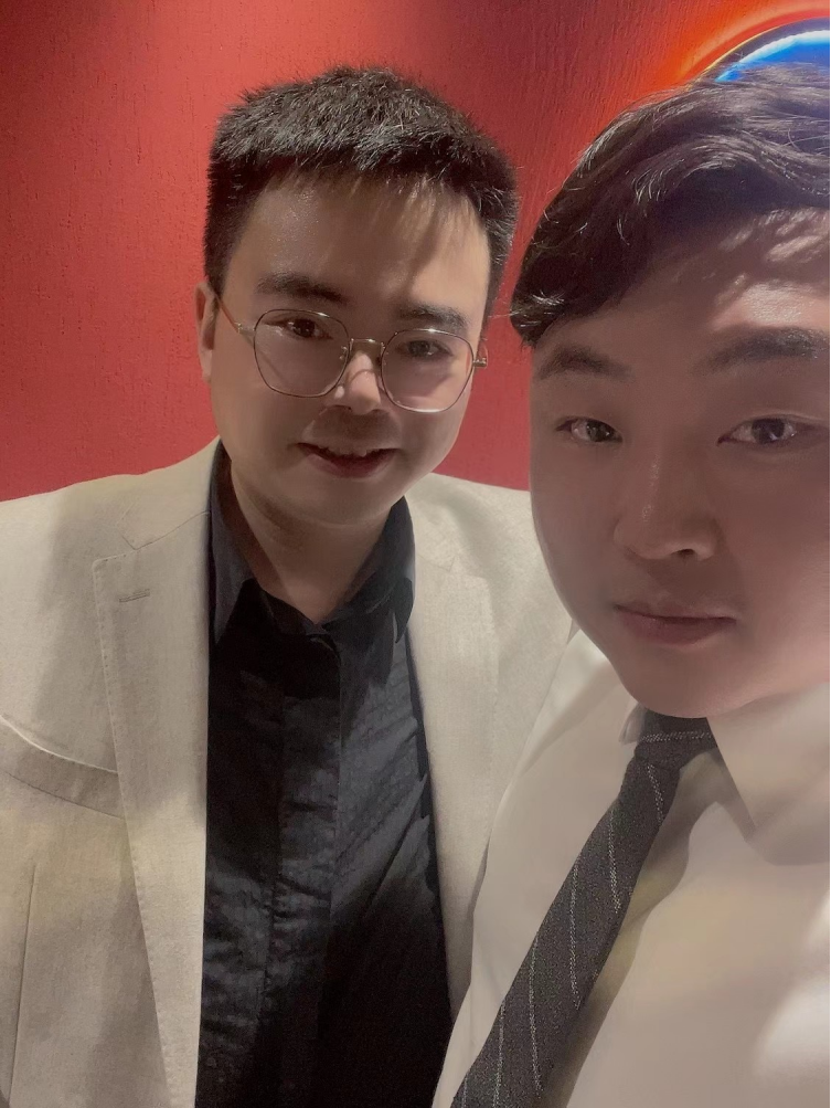 HEBE founder Zhao Chao and Advantage Capital's Zheng Xiangzhou discuss new beauty business models · Photograph 1