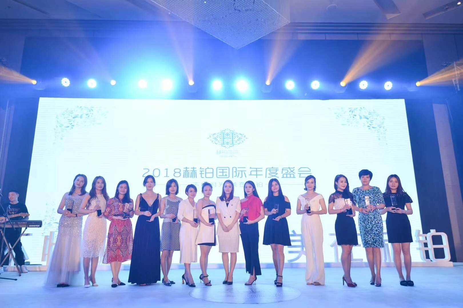 HEBE / Brand moments · 3